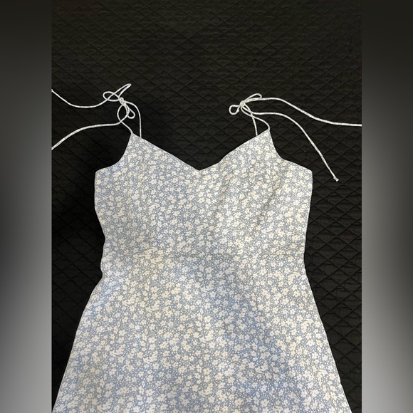 Francesca’s Blue floral dress - Picture 2 of 5